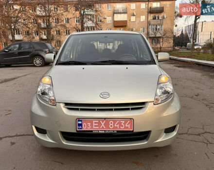 Серый Дайхатсу Сирион, объемом двигателя 1 л и пробегом 214 тыс. км за 4150 $, фото 2 на Automoto.ua