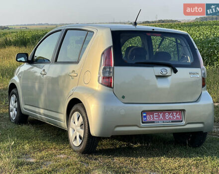 Сірий Дайхатсу Sirion, об'ємом двигуна 1 л та пробігом 212 тис. км за 4250 $, фото 4 на Automoto.ua