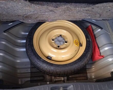 Сірий Дайхатсу Sirion, об'ємом двигуна 1 л та пробігом 196 тис. км за 3500 $, фото 5 на Automoto.ua