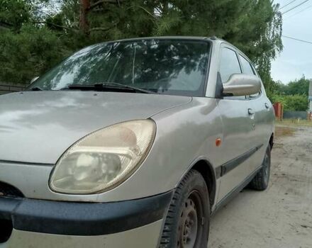 Сірий Дайхатсу Sirion, об'ємом двигуна 1 л та пробігом 196 тис. км за 1500 $, фото 1 на Automoto.ua