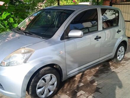 Сірий Дайхатсу Sirion, об'ємом двигуна 1 л та пробігом 196 тис. км за 3500 $, фото 1 на Automoto.ua