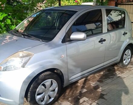 Серый Дайхатсу Сирион, объемом двигателя 1 л и пробегом 196 тыс. км за 3500 $, фото 1 на Automoto.ua