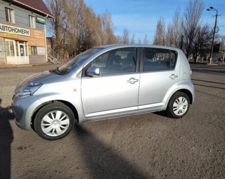 Сірий Дайхатсу Sirion, об'ємом двигуна 1.3 л та пробігом 155 тис. км за 6550 $, фото 1 на Automoto.ua