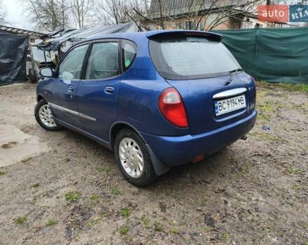 Синий Дайхатсу Сирион, объемом двигателя 0.99 л и пробегом 249 тыс. км за 2750 $, фото 1 на Automoto.ua