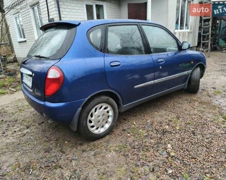 Синий Дайхатсу Сирион, объемом двигателя 0.99 л и пробегом 249 тыс. км за 2750 $, фото 2 на Automoto.ua