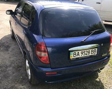 Синій Дайхатсу Sirion, об'ємом двигуна 0.99 л та пробігом 50 тис. км за 3200 $, фото 1 на Automoto.ua