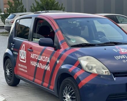 Синій Дайхатсу Sirion, об'ємом двигуна 1.3 л та пробігом 2 тис. км за 6500 $, фото 1 на Automoto.ua