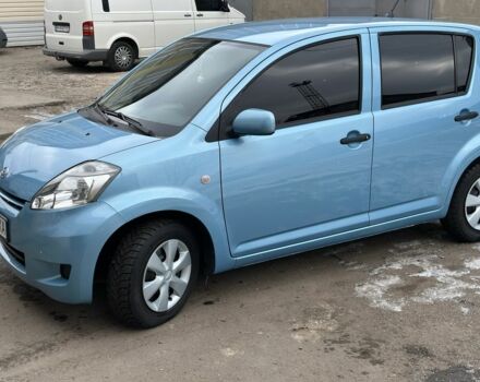 Синий Дайхатсу Сирион, объемом двигателя 1 л и пробегом 180 тыс. км за 5000 $, фото 1 на Automoto.ua