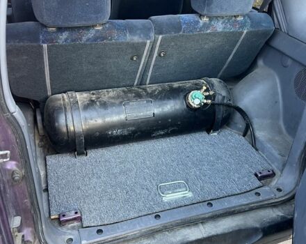 Фиолетовый Дайхатсу Териос, объемом двигателя 1.3 л и пробегом 300 тыс. км за 2500 $, фото 6 на Automoto.ua