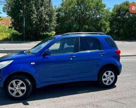 Синій Дайхатсу Terios, об'ємом двигуна 1.5 л та пробігом 220 тис. км за 8000 $, фото 2 на Automoto.ua