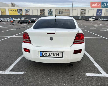 Белый Додж Авенджер, объемом двигателя 2 л и пробегом 328 тыс. км за 5800 $, фото 6 на Automoto.ua