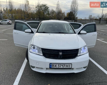 Белый Додж Авенджер, объемом двигателя 2 л и пробегом 328 тыс. км за 5800 $, фото 4 на Automoto.ua