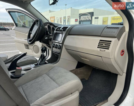 Белый Додж Авенджер, объемом двигателя 2 л и пробегом 328 тыс. км за 5800 $, фото 14 на Automoto.ua