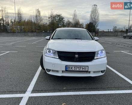 Белый Додж Авенджер, объемом двигателя 2 л и пробегом 328 тыс. км за 5800 $, фото 1 на Automoto.ua