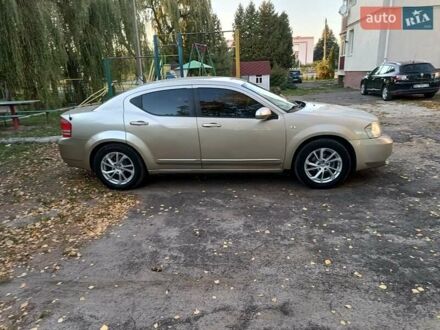 Додж Avenger 2008 у Млынове на Automoto.ua Бежевий Додж Avenger, об'ємом двигуна 2 л та пробігом 280 тис. км за 4990 $, фото 1 на Automoto.ua