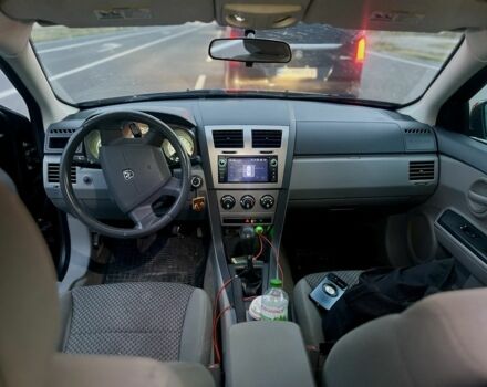 Черный Додж Авенджер, объемом двигателя 2 л и пробегом 250 тыс. км за 4399 $, фото 6 на Automoto.ua
