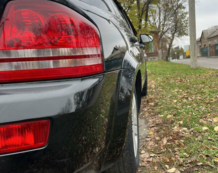 Чорний Додж Avenger, об'ємом двигуна 2 л та пробігом 155 тис. км за 6500 $, фото 7 на Automoto.ua