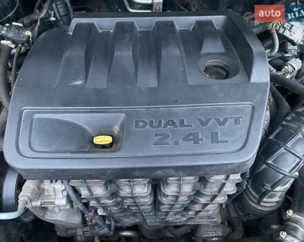 Черный Додж Авенджер, объемом двигателя 2.4 л и пробегом 134 тыс. км за 15000 $, фото 11 на Automoto.ua