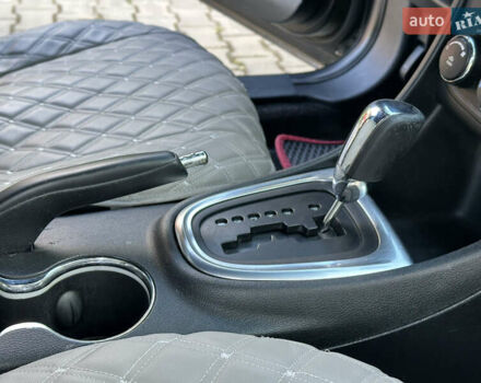 Черный Додж Авенджер, объемом двигателя 2.36 л и пробегом 177 тыс. км за 7200 $, фото 44 на Automoto.ua