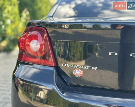 Черный Додж Авенджер, объемом двигателя 2.36 л и пробегом 177 тыс. км за 7200 $, фото 14 на Automoto.ua
