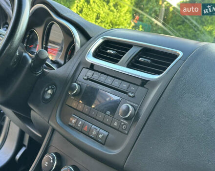 Черный Додж Авенджер, объемом двигателя 2.36 л и пробегом 177 тыс. км за 7200 $, фото 42 на Automoto.ua