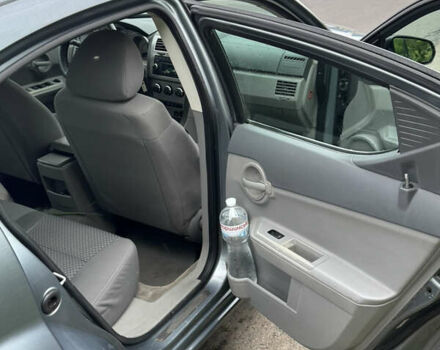 Серый Додж Авенджер, объемом двигателя 2 л и пробегом 580 тыс. км за 4700 $, фото 5 на Automoto.ua