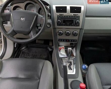 Серый Додж Авенджер, объемом двигателя 2.4 л и пробегом 141 тыс. км за 8500 $, фото 14 на Automoto.ua