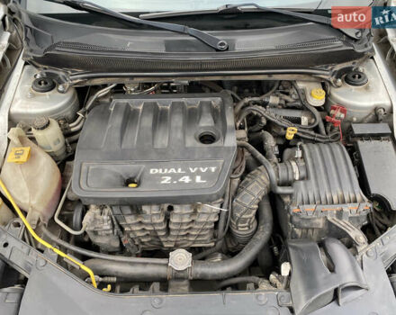 Серый Додж Авенджер, объемом двигателя 2.4 л и пробегом 195 тыс. км за 7000 $, фото 20 на Automoto.ua