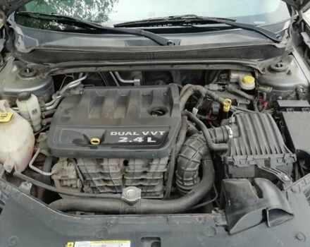 Серый Додж Авенджер, объемом двигателя 2.4 л и пробегом 200 тыс. км за 8000 $, фото 13 на Automoto.ua