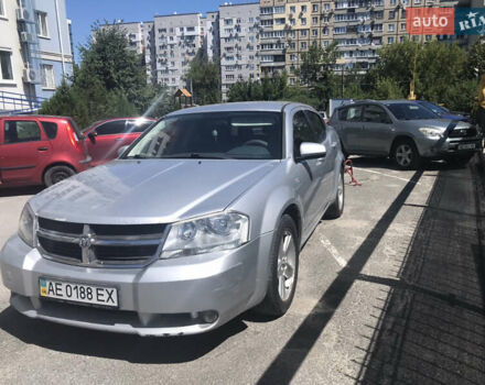 Серый Додж Авенджер, объемом двигателя 0 л и пробегом 446 тыс. км за 4400 $, фото 1 на Automoto.ua
