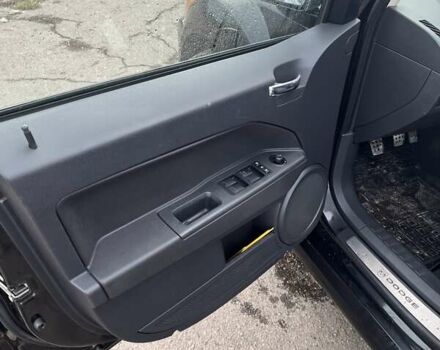 Черный Додж Калибер, объемом двигателя 2 л и пробегом 160 тыс. км за 7300 $, фото 12 на Automoto.ua