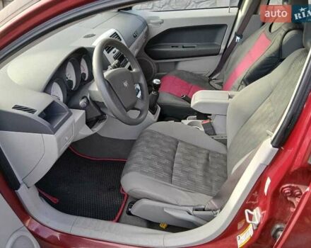 Красный Додж Калибер, объемом двигателя 1.97 л и пробегом 278 тыс. км за 5100 $, фото 4 на Automoto.ua