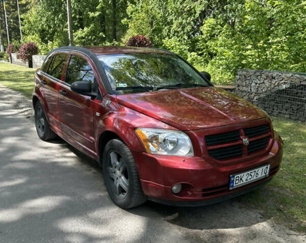 Красный Додж Калибер, объемом двигателя 1.97 л и пробегом 267 тыс. км за 5500 $, фото 1 на Automoto.ua