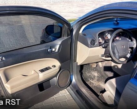 Сірий Додж Caliber, об'ємом двигуна 2 л та пробігом 289 тис. км за 6900 $, фото 4 на Automoto.ua