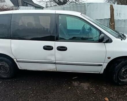 Белый Додж Караван, объемом двигателя 2.5 л и пробегом 200 тыс. км за 2600 $, фото 9 на Automoto.ua