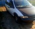 Белый Додж Караван, объемом двигателя 2.5 л и пробегом 440 тыс. км за 2150 $, фото 1 на Automoto.ua