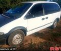 Белый Додж Караван, объемом двигателя 2.5 л и пробегом 440 тыс. км за 2150 $, фото 2 на Automoto.ua