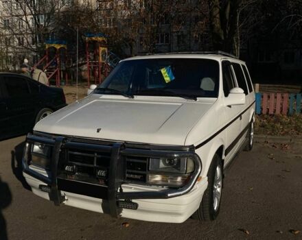 Белый Додж Караван, объемом двигателя 2.97 л и пробегом 300 тыс. км за 4300 $, фото 1 на Automoto.ua