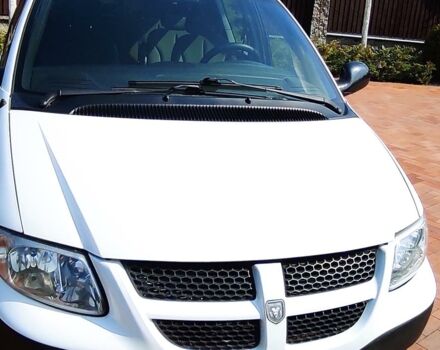 Білий Додж Caravan, об'ємом двигуна 3.3 л та пробігом 250 тис. км за 6500 $, фото 1 на Automoto.ua