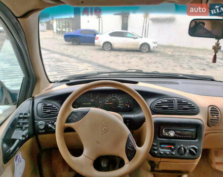 Черный Додж Караван, объемом двигателя 2.5 л и пробегом 515 тыс. км за 3900 $, фото 13 на Automoto.ua