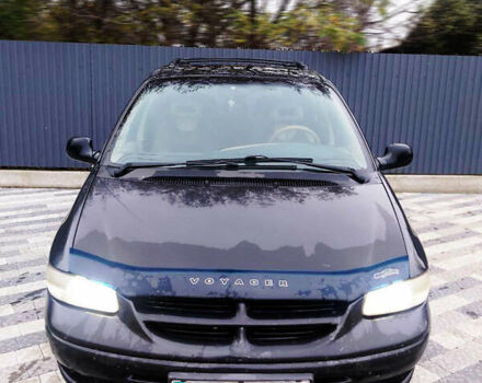 Черный Додж Караван, объемом двигателя 2.5 л и пробегом 515 тыс. км за 3900 $, фото 5 на Automoto.ua