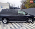 Черный Додж Караван, объемом двигателя 2.5 л и пробегом 515 тыс. км за 3900 $, фото 1 на Automoto.ua