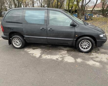 Черный Додж Караван, объемом двигателя 2.5 л и пробегом 400 тыс. км за 2300 $, фото 2 на Automoto.ua