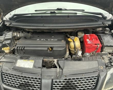 Черный Додж Караван, объемом двигателя 2.5 л и пробегом 393 тыс. км за 4000 $, фото 13 на Automoto.ua