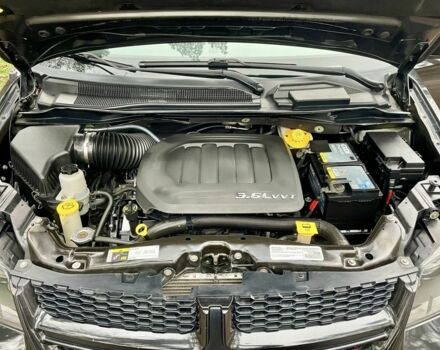 Чорний Додж Caravan, об'ємом двигуна 3.6 л та пробігом 129 тис. км за 13700 $, фото 6 на Automoto.ua