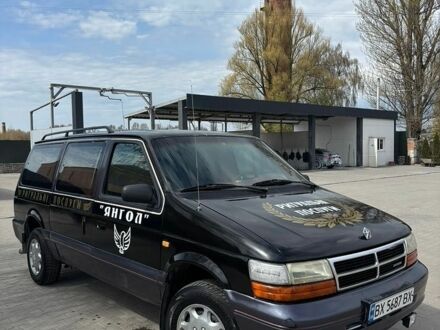 Черный Додж Караван, объемом двигателя 3.3 л и пробегом 190 тыс. км за 3999 $, фото 1 на Automoto.ua