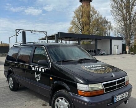 Черный Додж Караван, объемом двигателя 3.3 л и пробегом 190 тыс. км за 3999 $, фото 1 на Automoto.ua
