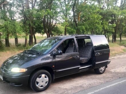 Черный Додж Караван, объемом двигателя 0 л и пробегом 301 тыс. км за 3450 $, фото 1 на Automoto.ua