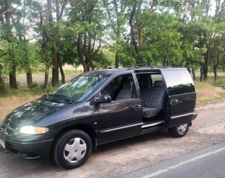 Черный Додж Караван, объемом двигателя 0 л и пробегом 301 тыс. км за 3450 $, фото 1 на Automoto.ua