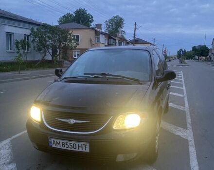 Черный Додж Караван, объемом двигателя 2.5 л и пробегом 438 тыс. км за 2955 $, фото 1 на Automoto.ua